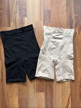 Skinnygirl Seamless Shaping Shorts Set - Black & Beige Size M